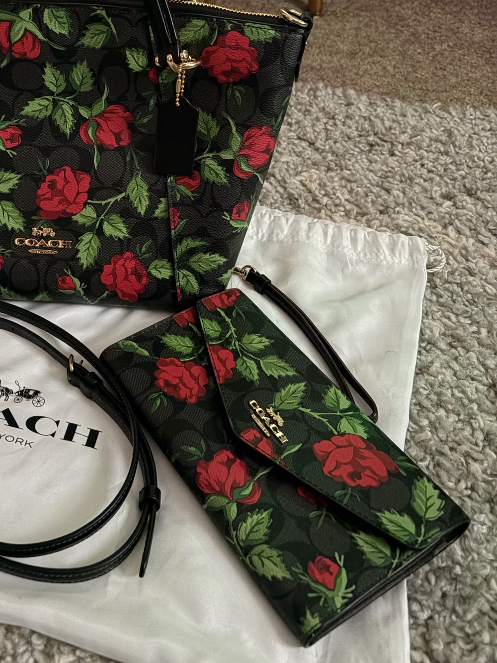 NWT COACH Kacey Bag In Signature Canvas With Fairytale Rose Print With Wristlet - Picture 9 of 11